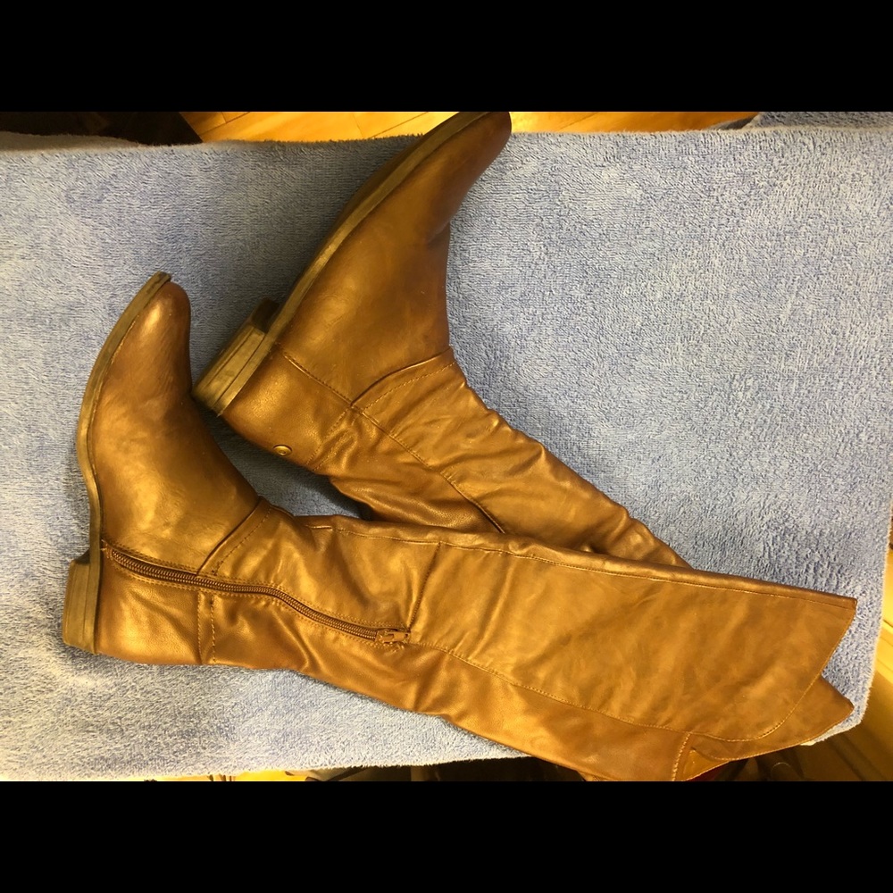 Brown high leather boots